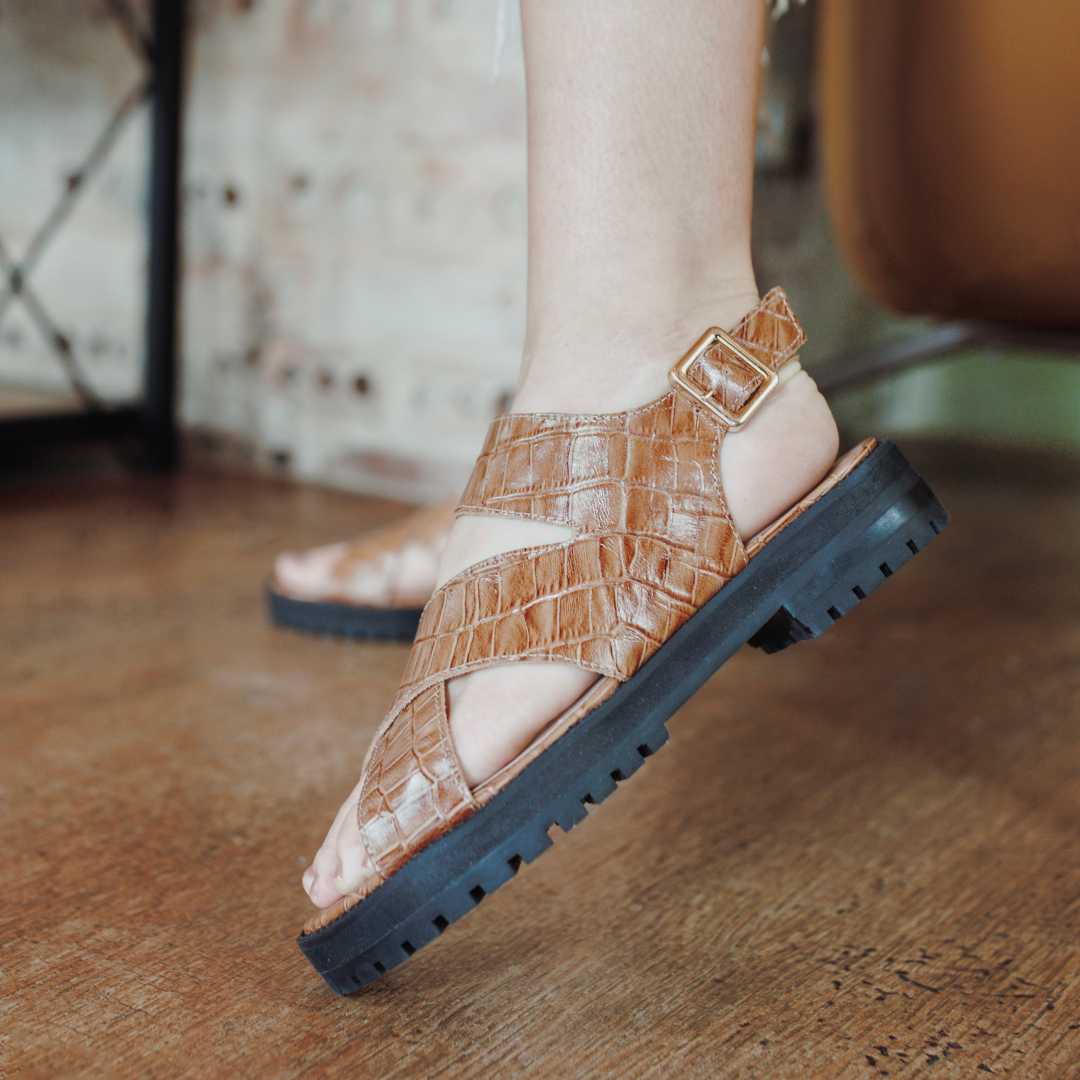 Sandália Bridge Croco Caramel