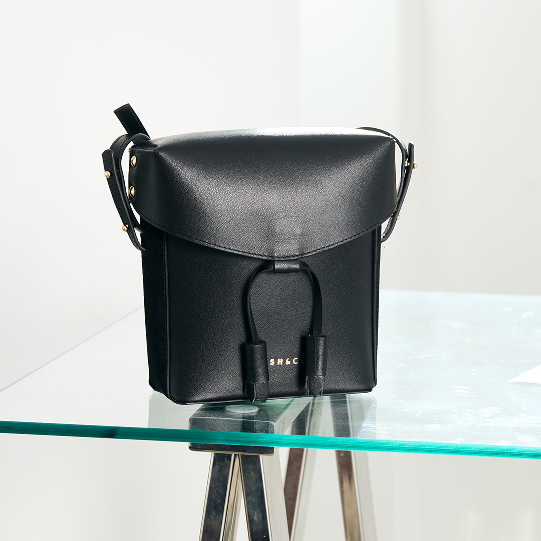 Bolsa Mini de Couro Cosmopolitan Black