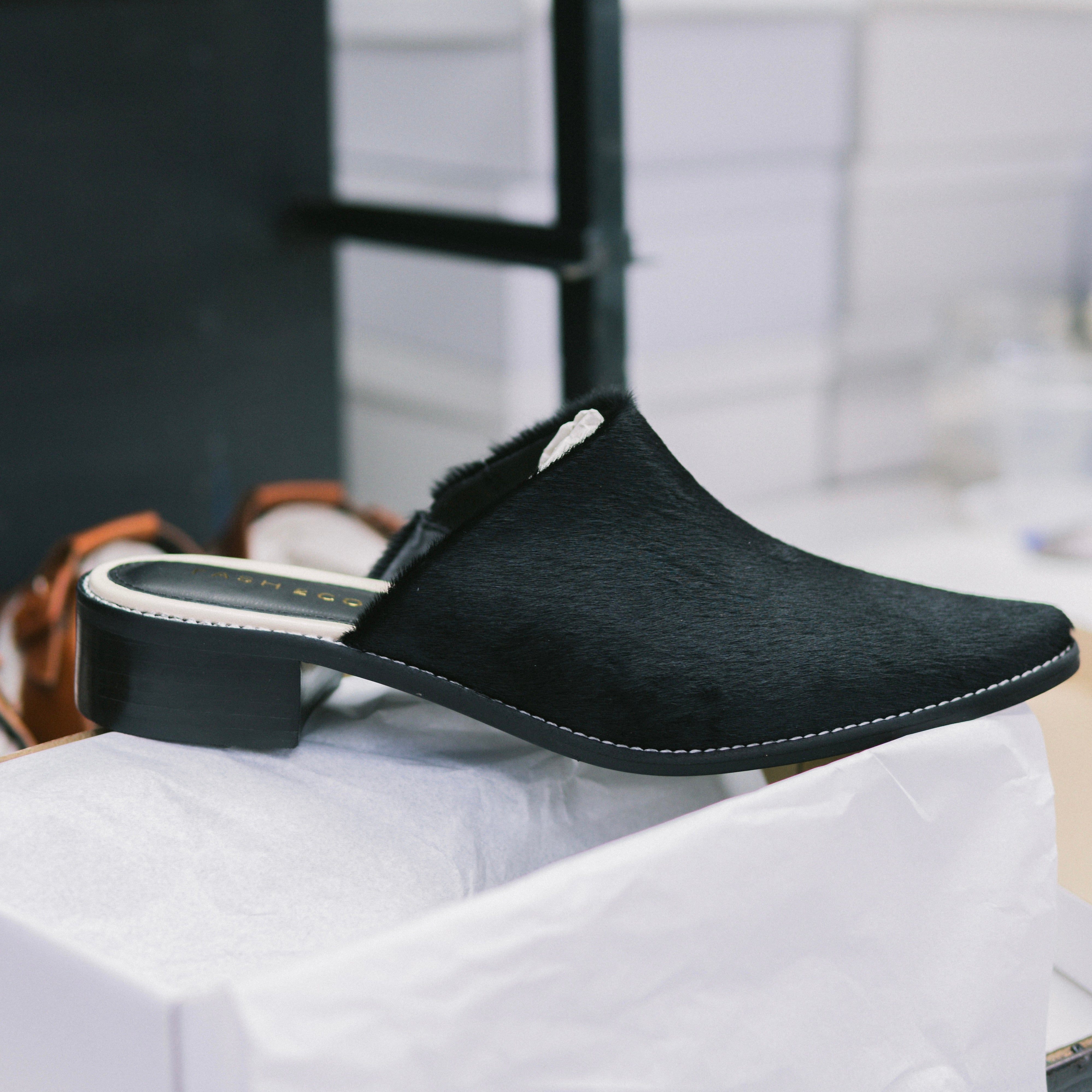 Mule Mary Couro Pelo Black