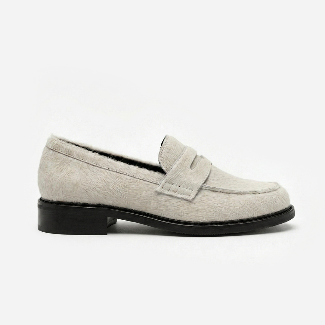 Loafer Penny Couro Pelo Off White
